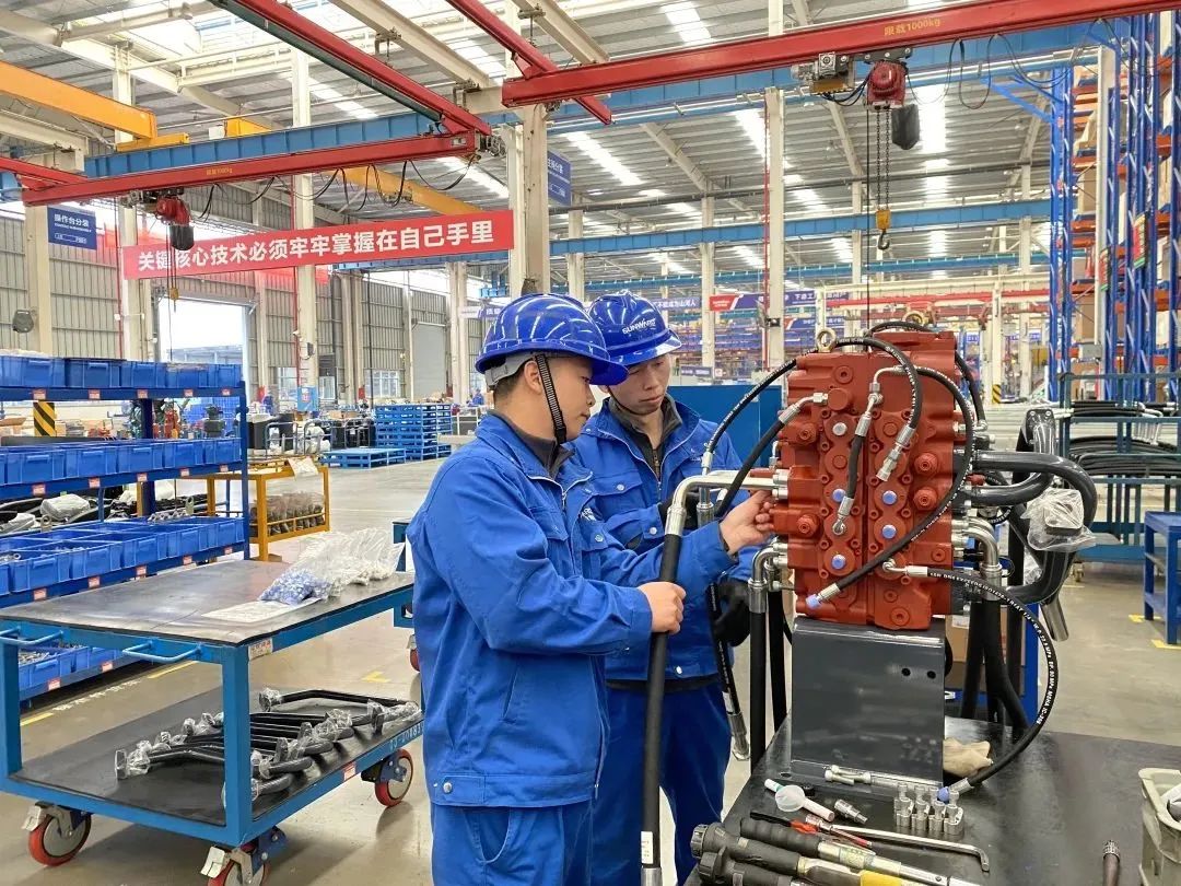 《湖南教育》：探索18年，山河智能找到校企合作共赢的答案