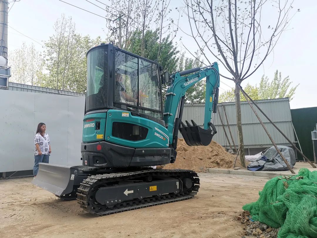 冲、冲、冲！带您感受山河智能挖掘机火热交机时刻