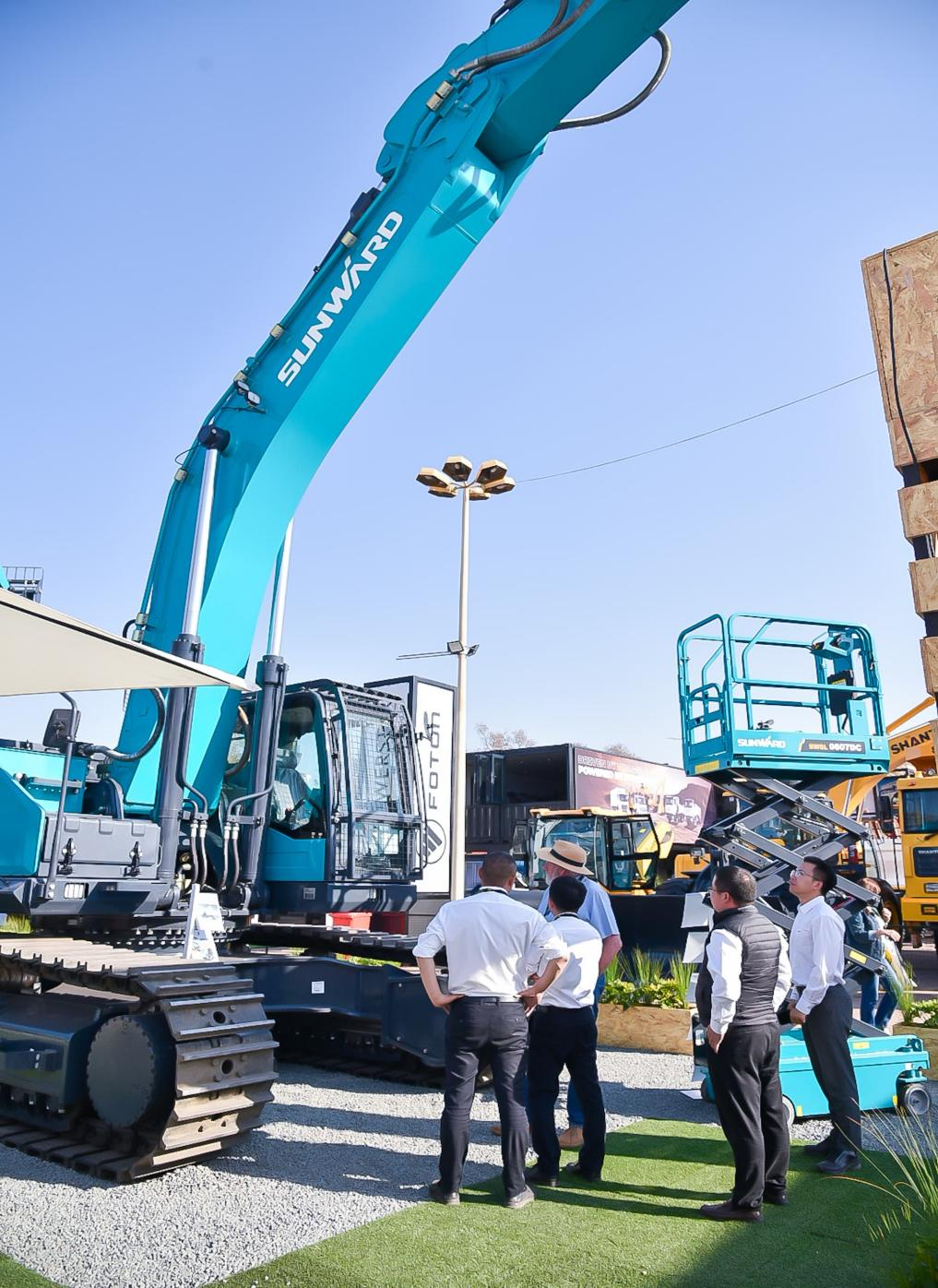 跨越山海，重器远航！山河智能亮相南非最大矿业展会