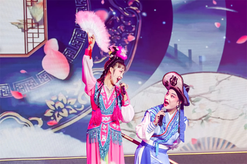 创新引领价值 理想成就未来——庆祝山河智能成立25周年表彰大会暨文艺晚会隆重举行