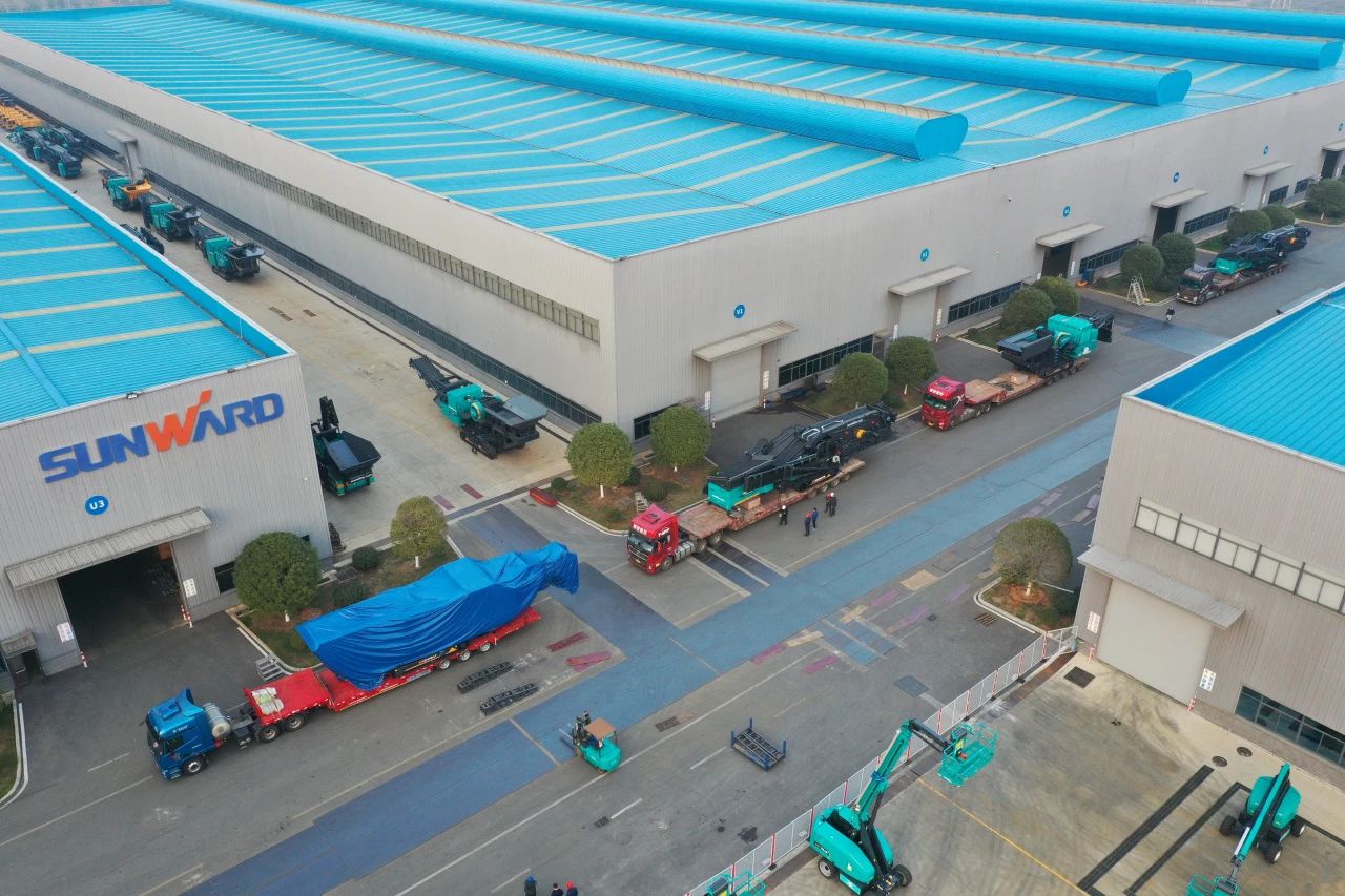 山河普石勒柴电一体移动破碎筛分设备热销海外