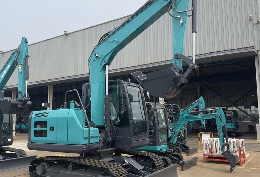 聚焦市场需求，山河智能三款精品工程液压挖掘机成功下线