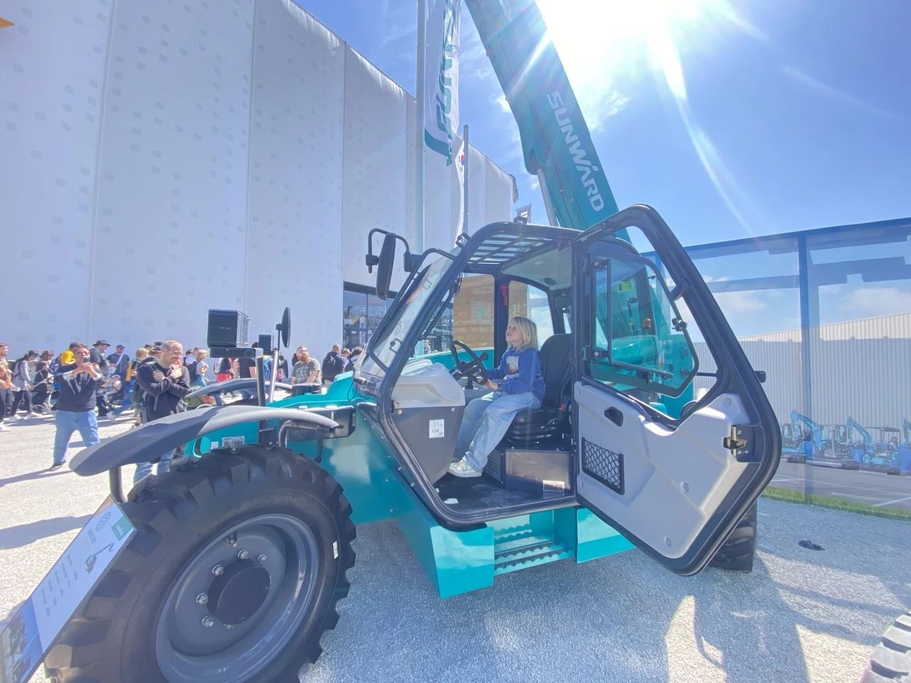 山河智能高空机械闪耀Bauma 2025！ 新能源技术与创新产品获全球瞩目