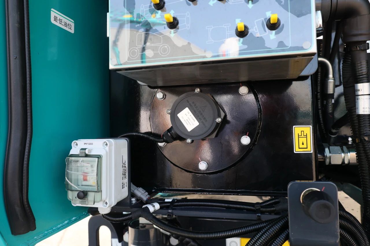 技术新标杆！山河智能SWA22J-P柴动曲臂式高空作业平台下线！