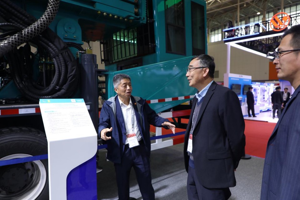 山河智能携手“战略合作伙伴”中国煤炭地质总局精彩亮相2025中国国际矿业大会