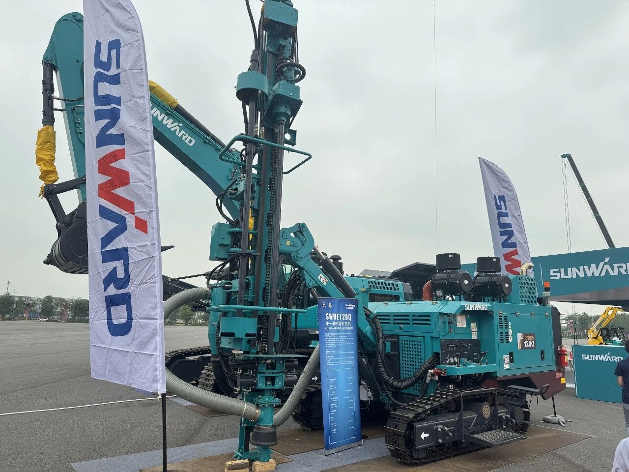 山河智能亮相越南矿业及工程机械展览会